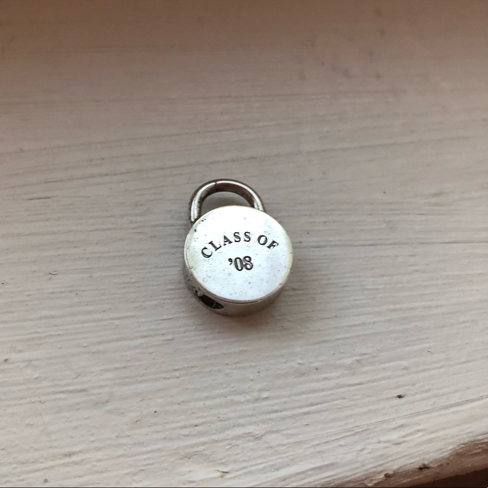 Class of 08 Round Clock Charm